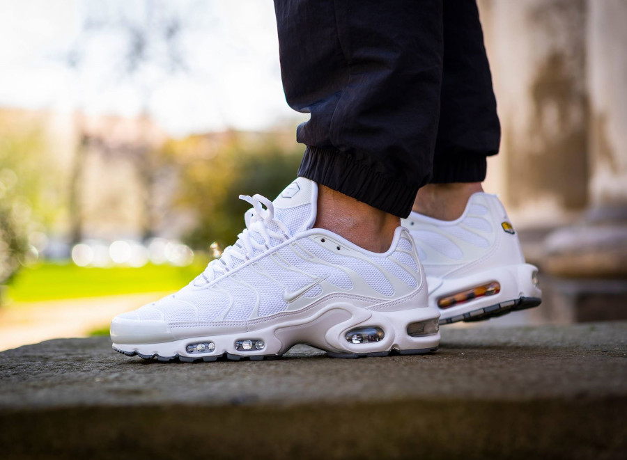 nike air max plus tn se blanche orange