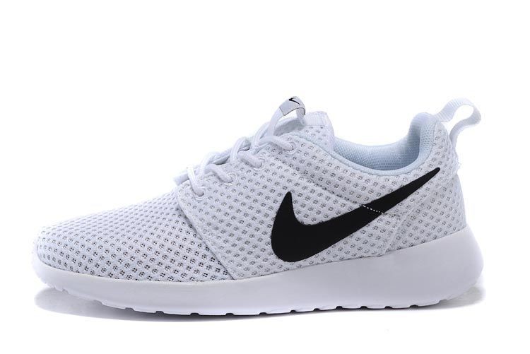 roshe run noir et blanc femme